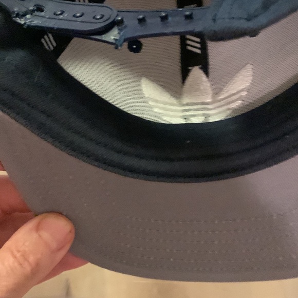 Adidas hat - Picture 5 of 5